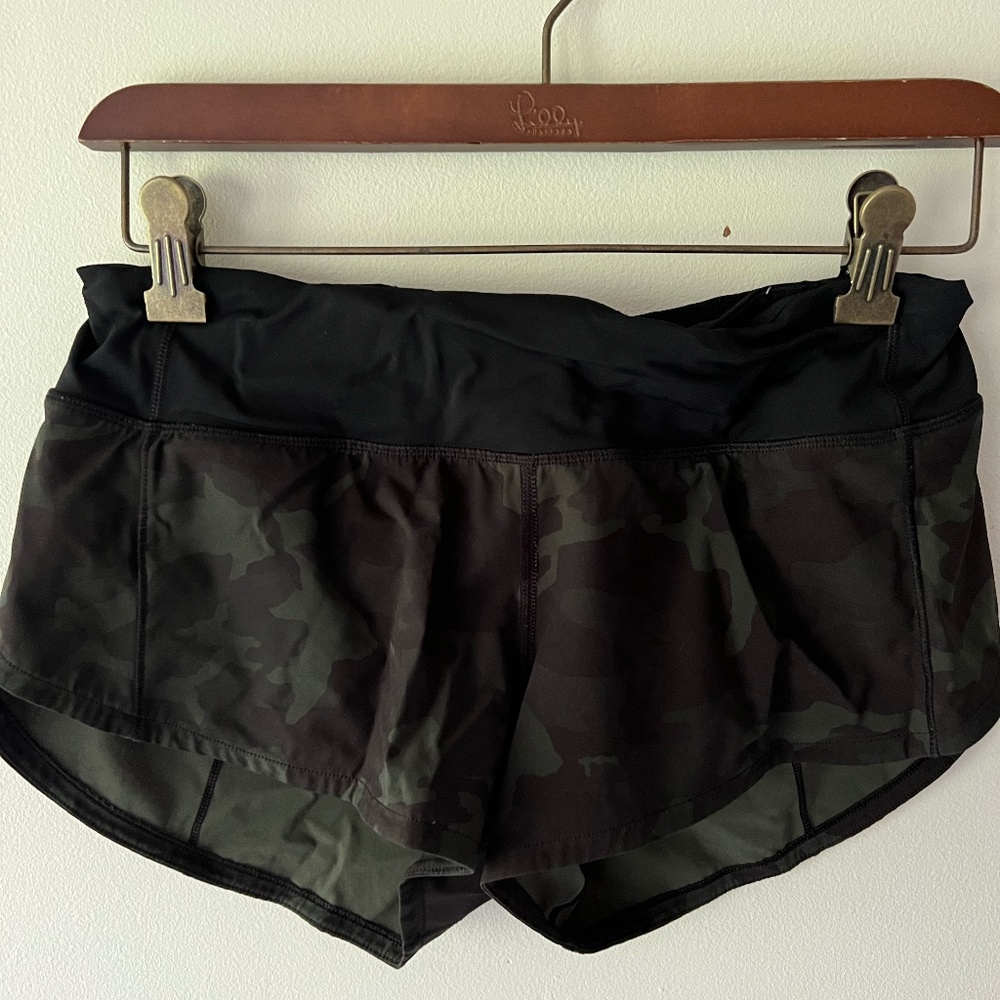 Lululemon Speed Shorts 2.5" Green Camouflage Size 4